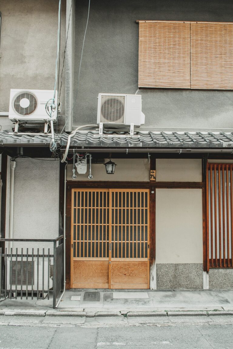 Air conditioner repair service